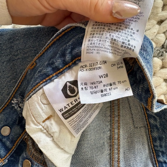 LEVI 501 denim shorts - Picture 3 of 3